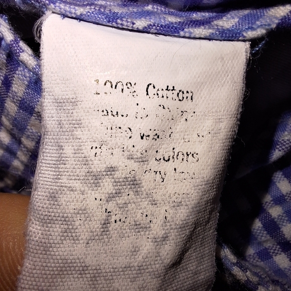 A bundle of Vineyard Vines men shorts in a size 34. Pre-loved in great shape. - Picture 6 of 16